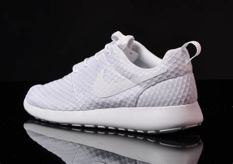 nike roshe in weiß|nike roshe with diamonds.